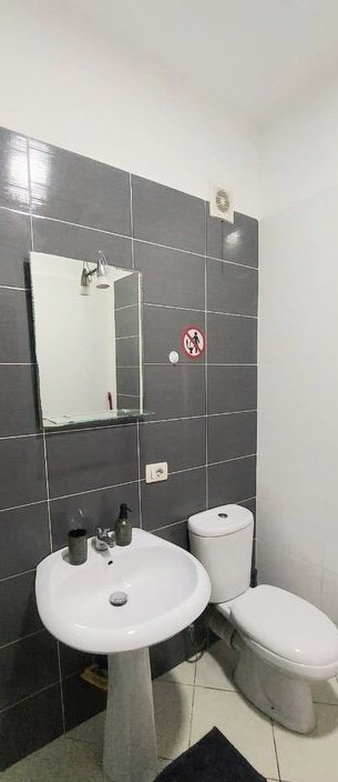 Tirane, jepet me qera apartament 1+1 Kati 3, 60 m² 500 € (Tregu Elektrik)