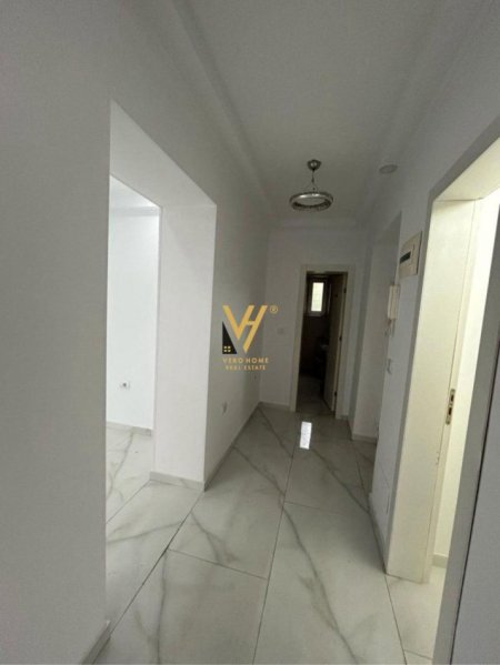 Tirane, jepet me qera ambjent biznesi Kati 2, 50 m² 700 € (RRUGA E DIBRES)