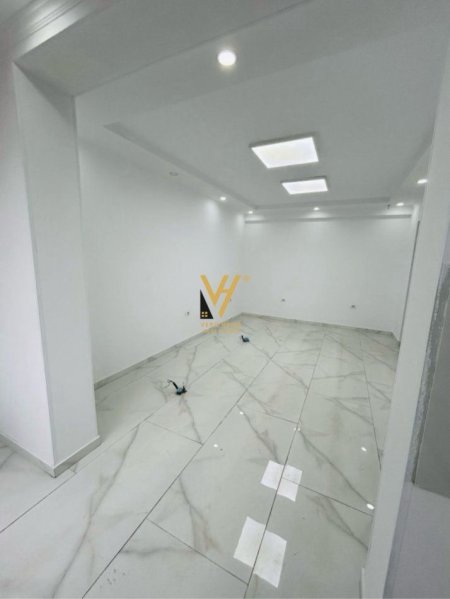 Tirane, jepet me qera ambjent biznesi Kati 2, 50 m² 700 € (RRUGA E DIBRES)