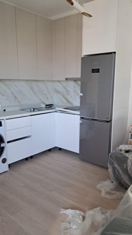 Tirane, jepet me qera apartament 1+1 Kati 10, 50 m² 500 € (Rruga Bedri Karapici)