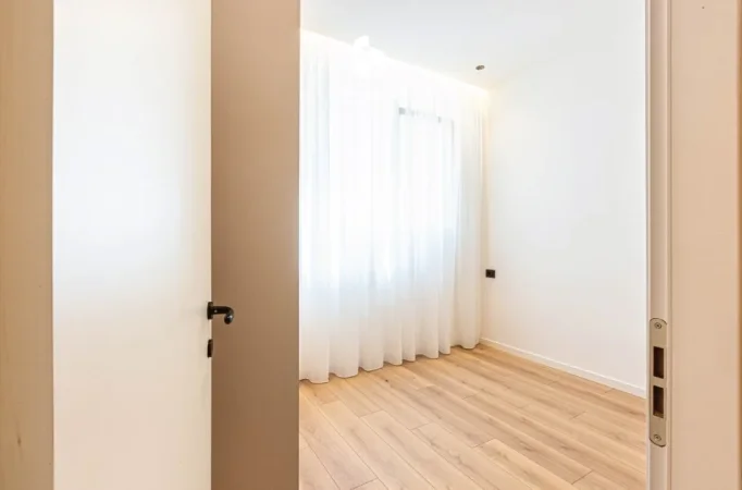 NEW🔥 1+1 (121,500) 📍K. Zoologjik - Rr. Eduart Mano | 100% i Ri - Cilësi Gjermane (Dhene me qera 550€/muaj💶) 300m nga diga LAKE VIEW super LOCATION