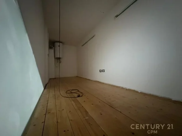 Tirane, shes dyqan Kati 0, 45 m² 185.000 € 