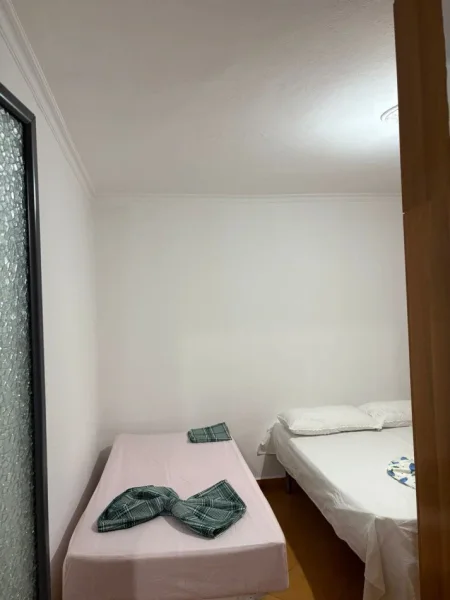 Tirane, jepet me qera apartament 1+1+Ballkon Kati 1, 60 m² 370 € (RRUGA E DIBRES)