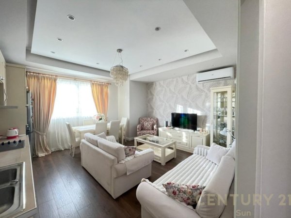 Tirane, jepet me qera apartament 2+1 Kati 2, 130 m² 1.200 € 