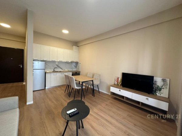 Tirane, jepet me qera apartament 1+1 Kati 2, 62 m² 600 € 