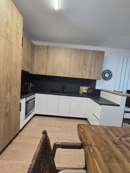 Tirane, jepet me qera apartament 2+1+post parkimi Kati 7, 104 m² 700 € (Grand Gallery)