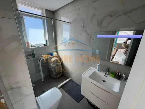 Tirane, shitet apartament 2+1+Ballkon Kati 12, 118 m² 310.000 € (Komuna e Parisit)