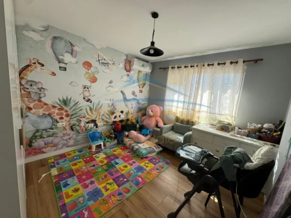 Tirane, shitet apartament 2+1+Ballkon Kati 12, 118 m² 310.000 € (Komuna e Parisit)