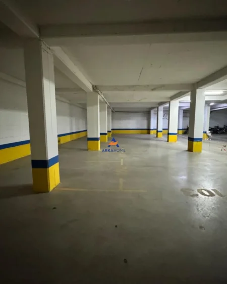 Tirane, jepet me qera ambjent biznesi Kati 0, 600 m² 5.000 € (ASTIR)