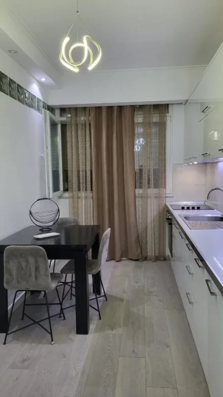 Tirane, jepet me qera apartament 2+1+Ballkon Kati 2, 90 m² 550 € (EDUARD MANO LIQENI)