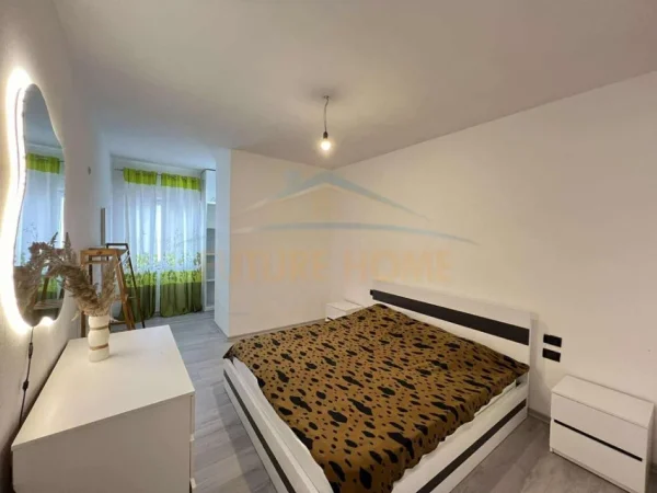 Tirane, shitet apartament 1+1+Ballkon Kati 7, 81 m² 118.000 € (Unaza e Re)