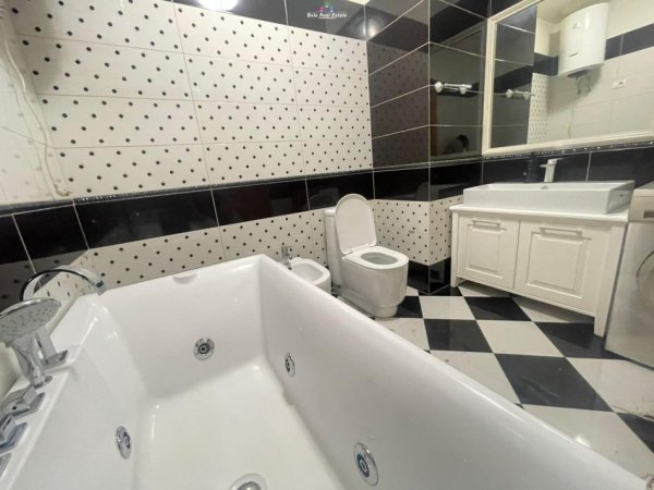 Tirane, jepet me qera apartament 3+1 Kati 2, 120 m² 700 € (21 dhjetori)