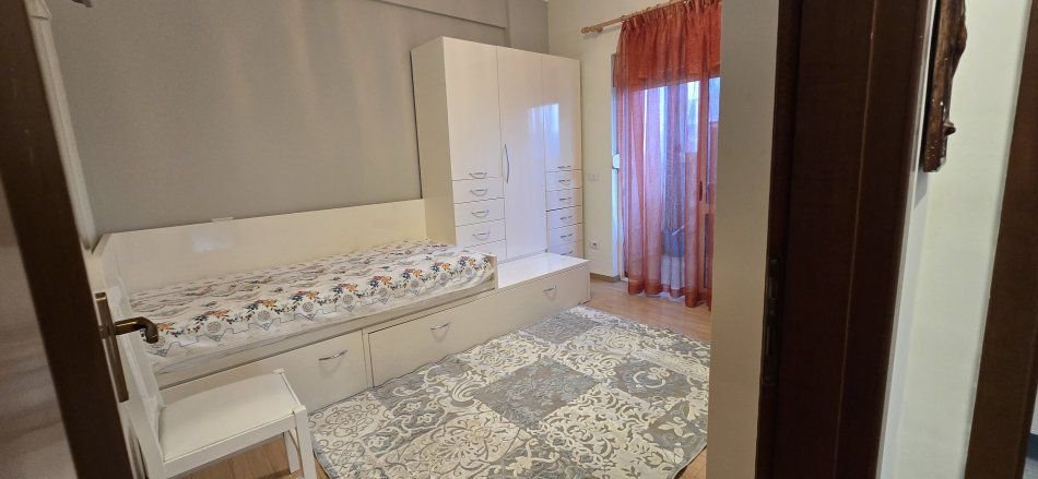Tirane, jepet me qera apartament Kati 7, 115 m² 750 € (PAZARI I RI)