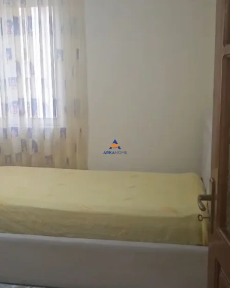 Tirane, jepet me qera apartament 3+1+Ballkon Kati 4, 90 m² 650 € (PRANE FSHN,BULEVARDI ZOGU I PARE)