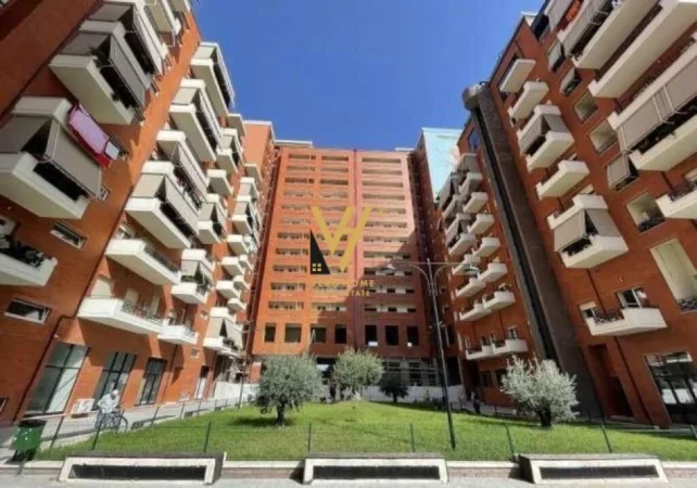 Tirane, shitet dyqan Kati 0, 128 m² 205.000 € (YZBERISHT)