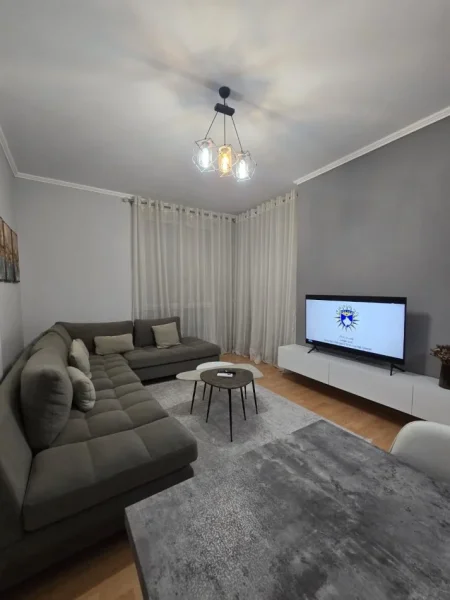 Tirane, jepet me qera apartament 2+1 Kati 2, 90 m² 1.000 € (Market Joena prane Bar Oslo)