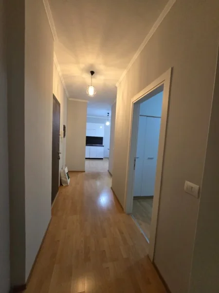 Tirane, jepet me qera apartament 2+1 Kati 2, 90 m² 1.000 € (Market Joena prane Bar Oslo)