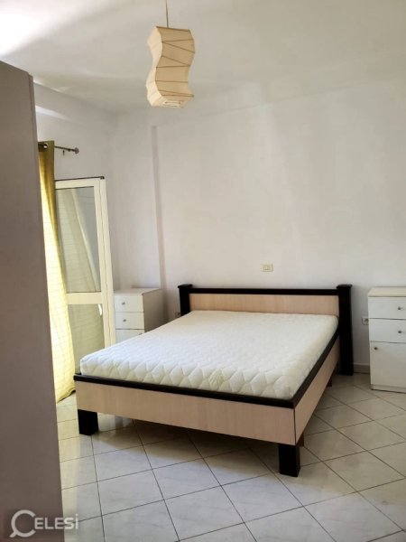 Tirane, jepet me qera apartament 3+1+Aneks+Ballkon Kati 1, 134 m² 550 € (SELITE)