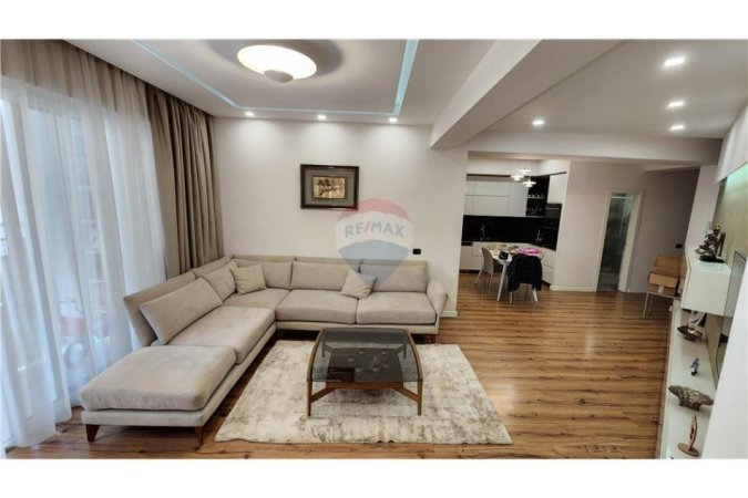 Tirane, jepet me qera apartament 2+1 Kati 7, 105 m² 850 € (Rruga Kavajes - Globe - Rruga e Kavajës, Tiranë)