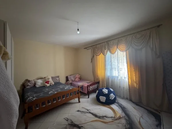 Tirane, shitet Vile 2 Katshe , 350 m² 350.000 € (SENATORIUM)
