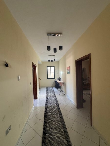 Tirane, shitet Vile 2 Katshe , 350 m² 350.000 € (SENATORIUM)