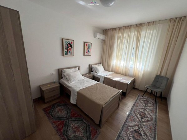 Tirane, jepet me qera apartament 2+1 Kati 1, 90 m² 950 € (qender)