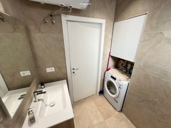 Tirane, jepet me qera apartament 2+1 Kati 1, 90 m² 950 € (qender)