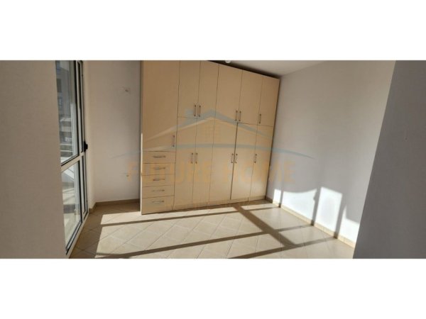 Tirane, shitet apartament Kati 4, 64 m² 84.000 € (RRUGA TELEFERIKUT)