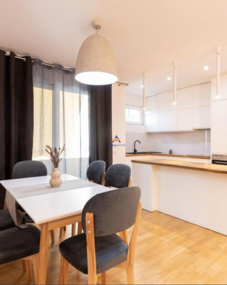 Tirane, shitet apartament 2+1+Ballkon Kati 2, 105 m² 260.000 € (Zogu Zi)