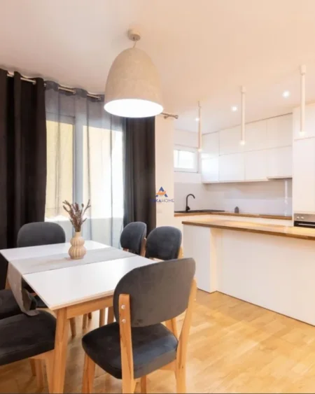 Tirane, shitet apartament 2+1+Ballkon Kati 2, 105 m² 260.000 € (Zogu Zi)