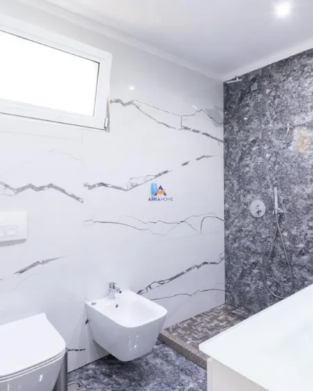 Tirane, shitet apartament 2+1+Ballkon Kati 2, 105 m² 260.000 € (Zogu Zi)