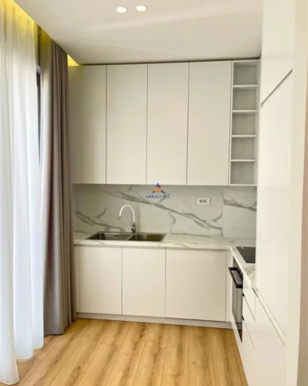 Tirane, jepet me qera apartament 1+1+Ballkon Kati 3, 77 m² 1.400 € (REZIDENCA GREEN VALLEY 1)