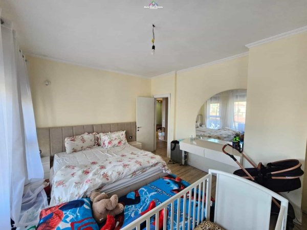 Tirane, shes apartament 3+1 Kati 4, 177 m² 247.500 € (gjergj legisi)