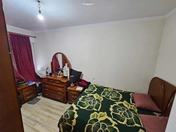 Tirane, shes apartament 3+1 Kati 4, 177 m² 247.500 € (gjergj legisi)