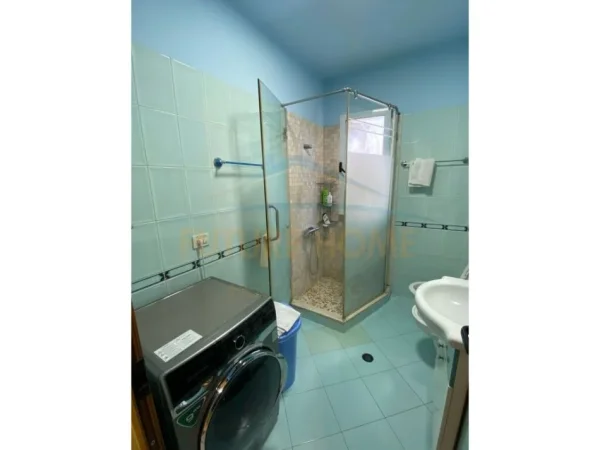 Tirane, shitet apartament Kati 5, 106 m² 185.000 € (RRUGA BARDHYL)