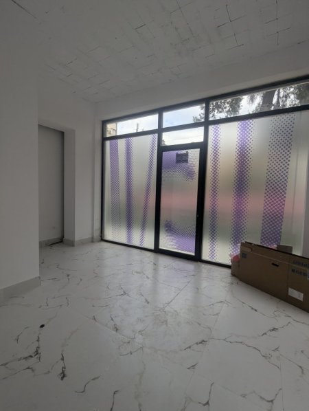 Tirane, jepet me qera ambjent biznesi Kati 0, 27 m² 500 € (Rruga. Mine Peza)