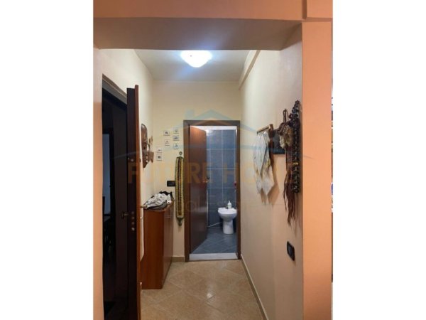 Tirane, shitet apartament Kati 2, 53 m² 300.000 € (RRUGA E BARRIKADAVE)