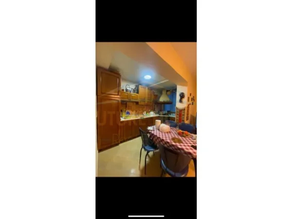 Tirane, shitet apartament Kati 2, 53 m² 300.000 € (RRUGA E BARRIKADAVE)