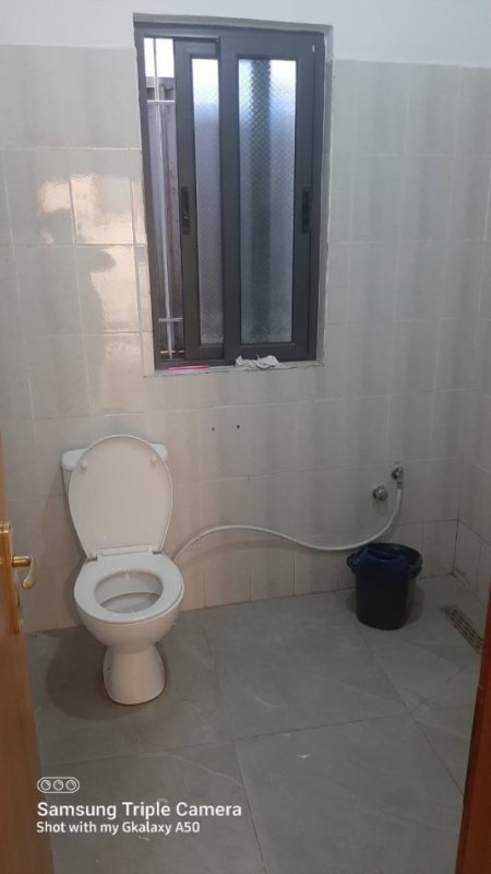 Tirane, jepet me qera apartament 2+1+Garazhd Kati 2, 100 m² 45000 lek (Rruga Kamber Shevroja)