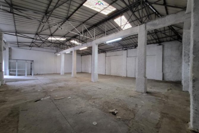 Tirane, jepet me qera magazine , 300 m² 1.300 € (Rruga Hamdi Pepo)