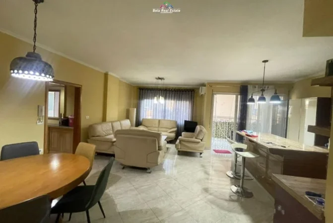 Tirane, jepet me qera apartament 3+1+Ballkon Kati 2, 120 m² 800 € (prane shkolles Naim Frasheri,)