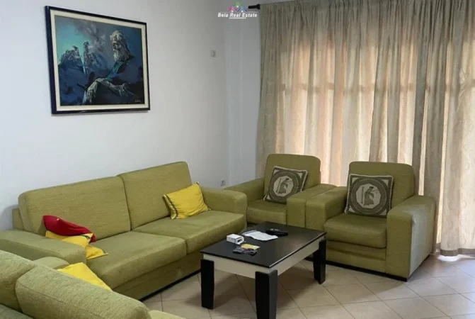 Tirane, jepet me qera apartament 2+1+Ballkon Kati 2, 102 m² 600 € (prane Shkolles se Kuqe)