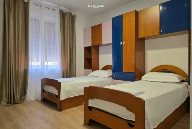 Tirane, jepet me qera apartament 2+1 Kati 8, 115 m² 800 € (prane Lulishtes)
