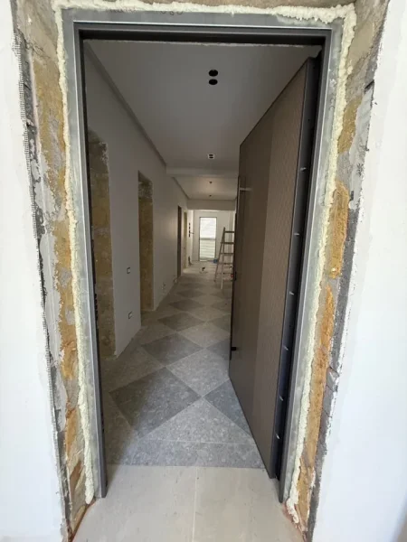 Tirane, jepet me qera apartament 2 Katshe , 700 m² 8.000 € (AMBASADA AMERIKANE)