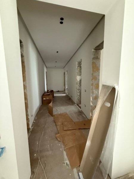 Tirane, jepet me qera apartament 2 Katshe , 700 m² 10.000 € (AMBASADA AMERIKANE)