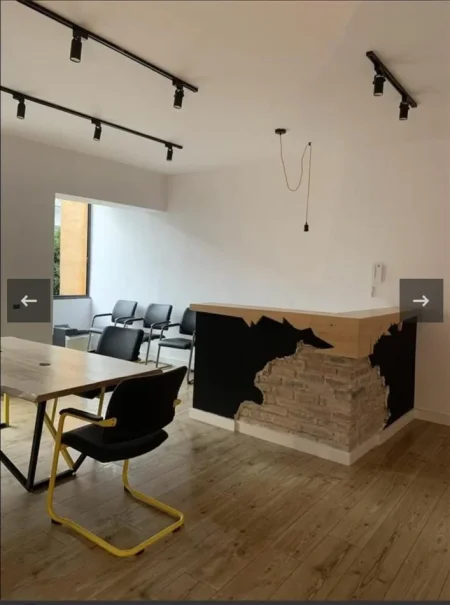 Tirane, jepet me qera zyre Kati 1, 112 m² 1.200 € (Rruga e Durresit, Gjimnazi Qemal Stafa)