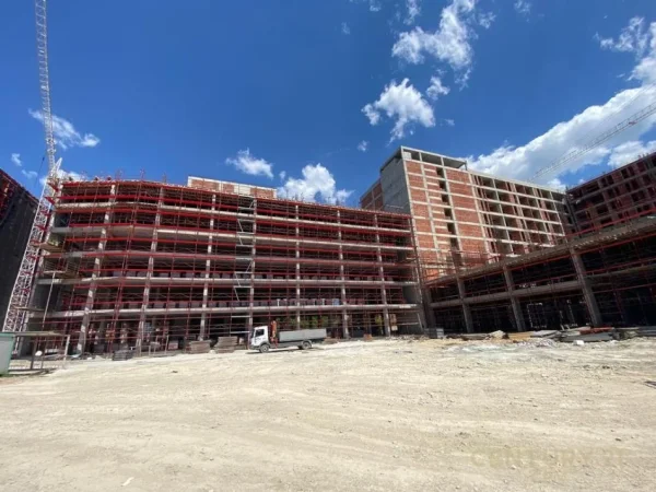 Tirane, shes ambjent biznesi Kati 0, 48 m² 292.100 € (Globe)