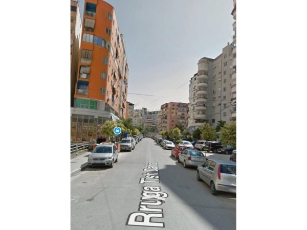 Tirane, shes ambjent biznesi Kati 0, 20 m² 70.000 € (Komuna Parisit)
