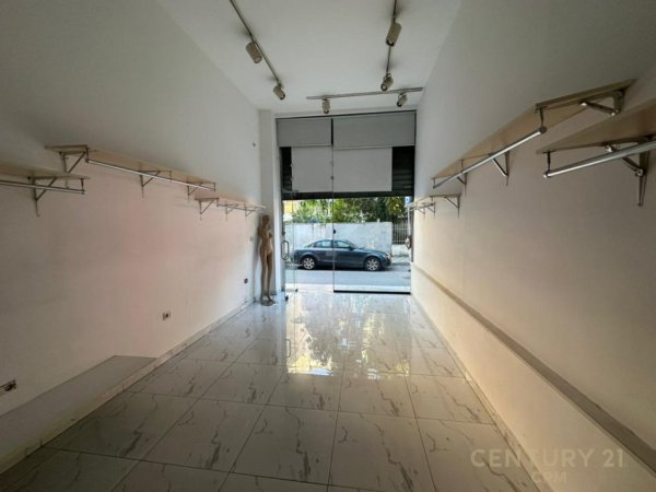 Tirane, shes ambjent biznesi Kati 0, 45 m² (Ish Bllok)