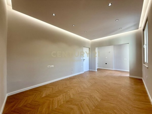 Tirane, shes apartament 2+1 Kati 4, 90 m² 255.000 € (Myslym Shyri)